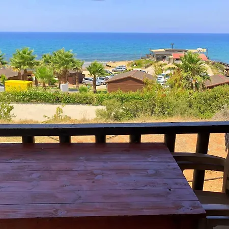 Zambak Village & Restaurant Superb Seafront Location ! Pensionat