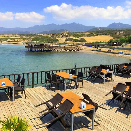 Pensionat Zambak Village & Restaurant Superb Seafront Location ! Agios Georgios (Girne)