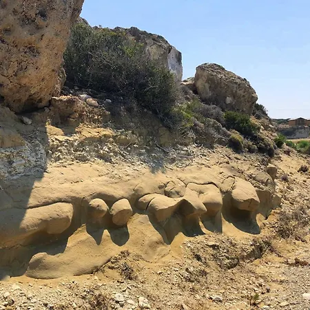 Zambak Village & Restaurant Superb Seafront Location !