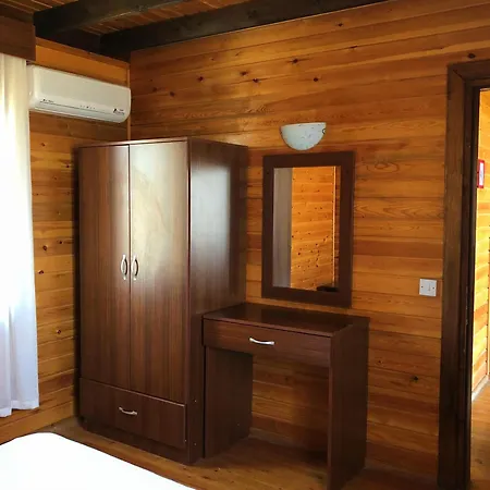 Pensionat Zambak Village & Restaurant Superb Seafront Location !