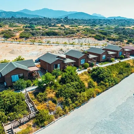 Affittacamere Zambak Village & Restaurant Superb Seafront Location !