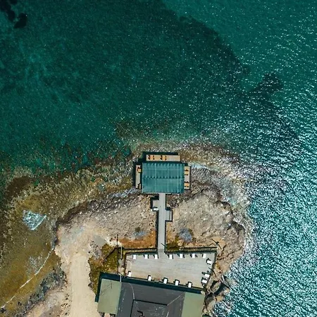 Zambak Village & Restaurant Superb Seafront Location ! بيت ضيافة Agios Georgios (Girne)