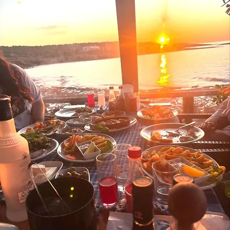 Zambak Village & Restaurant Superb Seafront Location ! Pensionat