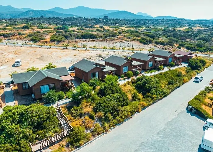 Penzion Zambak Village & Restaurant Superb Seafront Location !